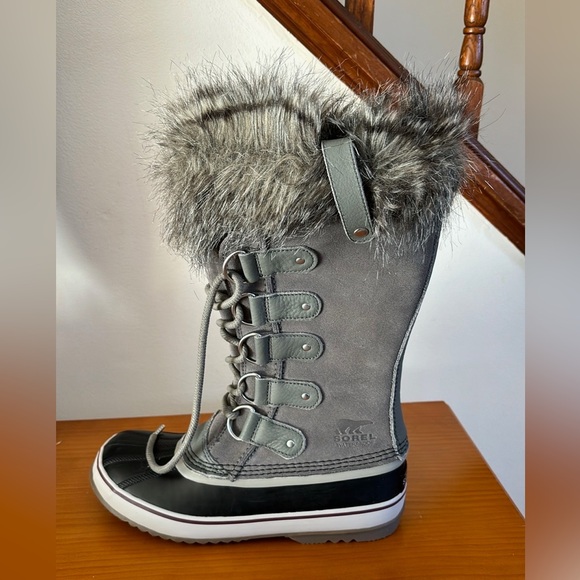 NEVER WORN! Women’s Sorel winter boots - Picture 1 of 4